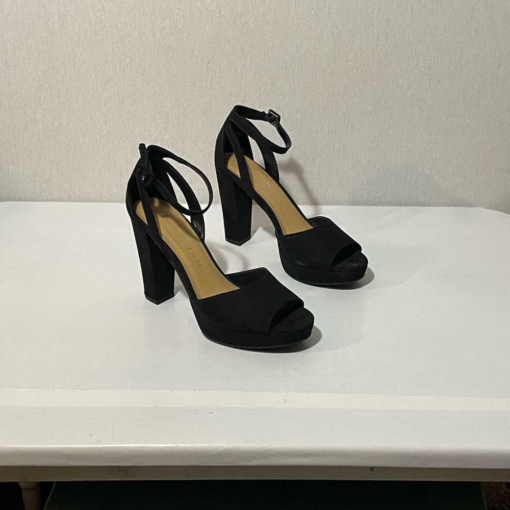 Chinese Laundry Black Suede Platform Block Heel Sandals, size 8/38.5 - Picture 5 of 8
